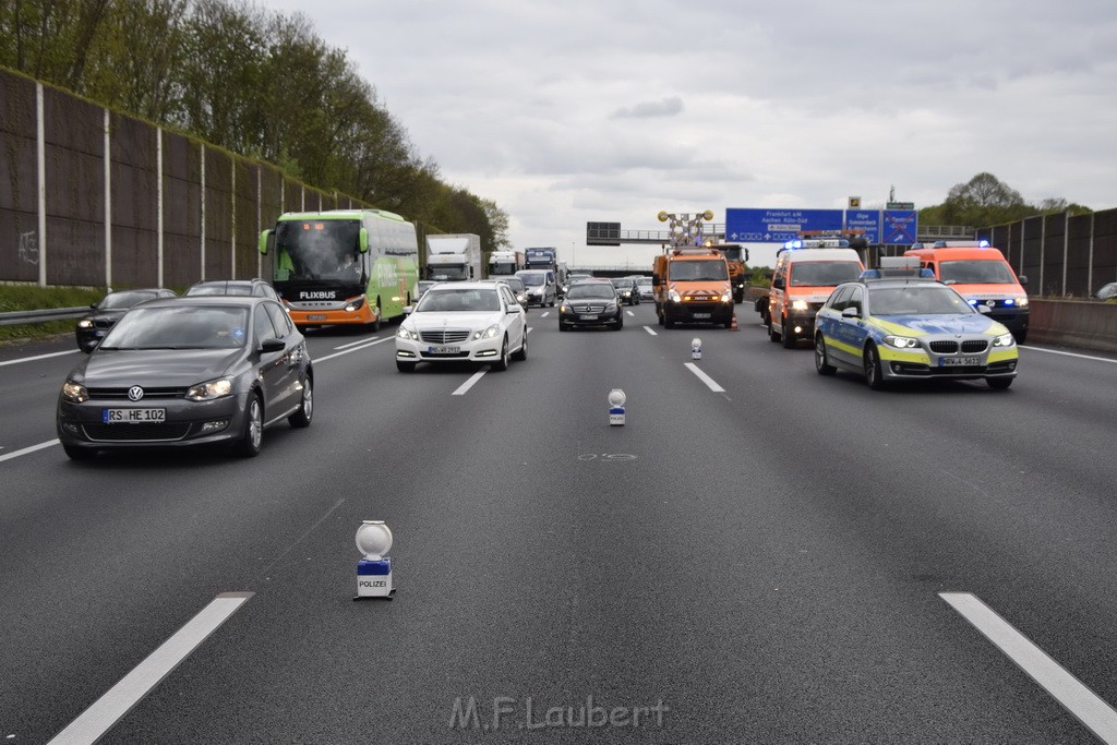 VU Auffahrunfall A 3 Rich Oberhausen kurz vor AS Koeln Dellbrueck P163.JPG - Miklos Laubert